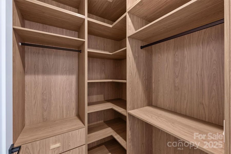 Image 47 of a home in .