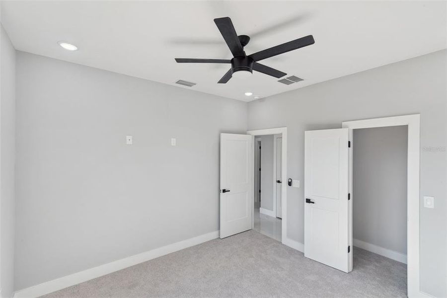 Spacious, unfurnished interior of a new home in , Eustis (Image 31).