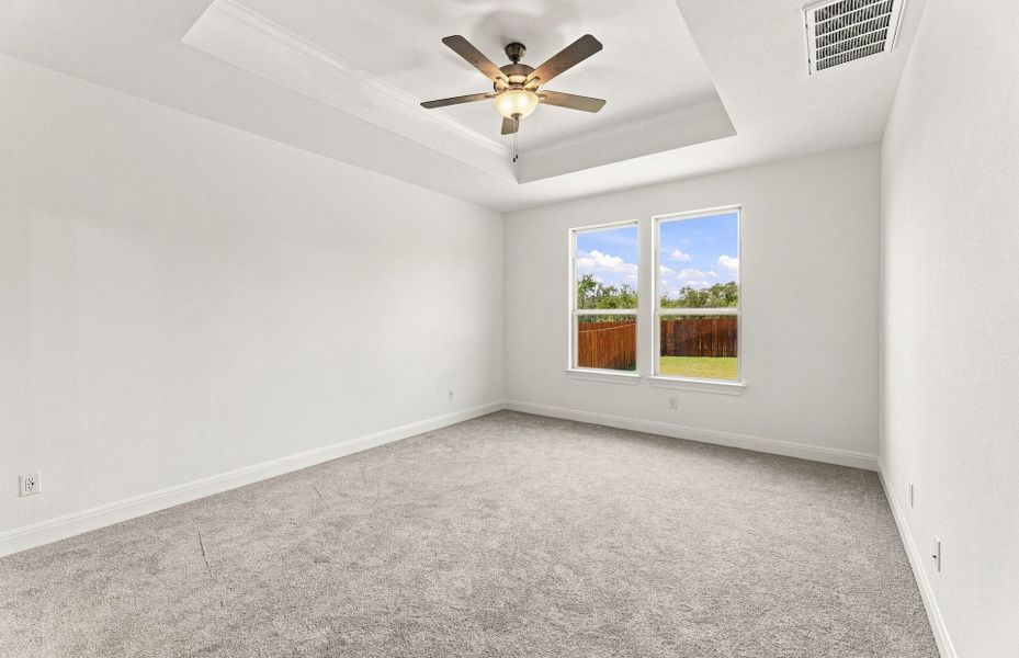 Spacious, unfurnished interior of a new home in Saddleback at Santa Rita Ranch, Liberty Hill (Image 49).