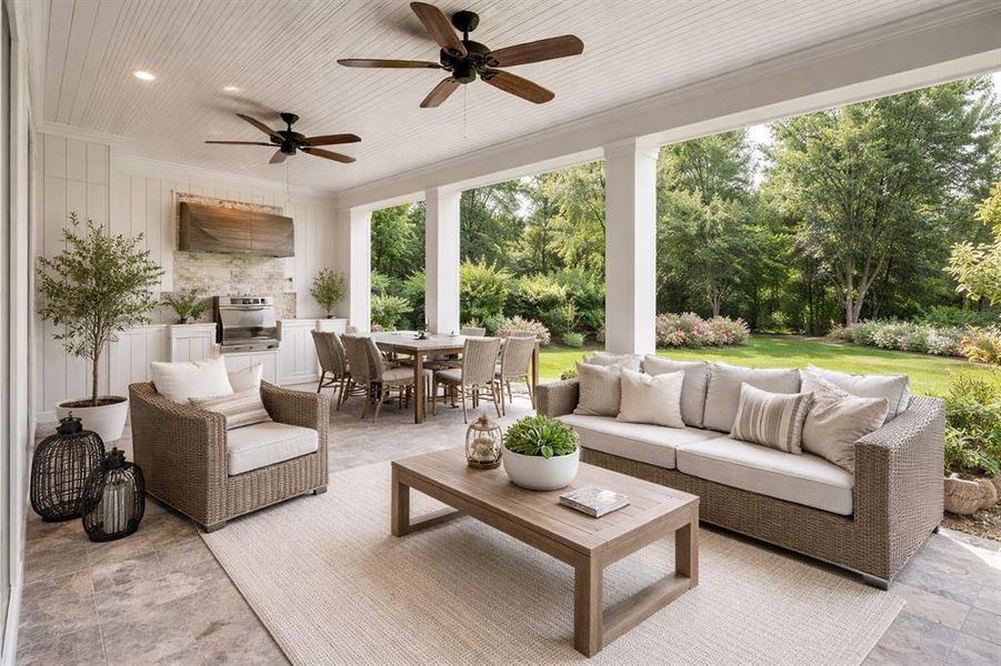 Exterior details and patio area of a home in , Oviedo (Image 3).