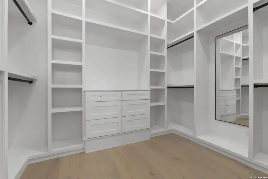 Spacious, unfurnished interior of a new home in , San Antonio (Image 20).