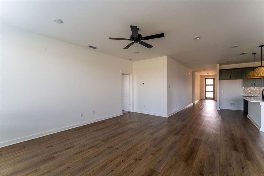 Spacious, unfurnished interior of a new home in Prairie Ridge at Goodland, Midlothian (Image 28).