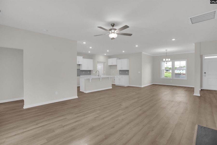 Spacious, unfurnished interior of a new home in Rolling Hills, Prosperity (Image 30).