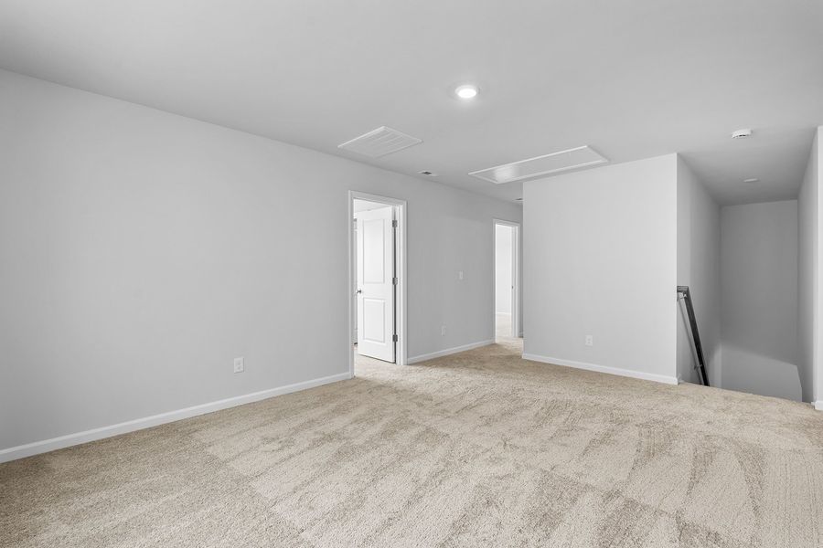 Spacious, unfurnished interior of a new home in Hanes Lake, Winston-Salem (Image 33). Spacious, unfurnished interior of a new home in Hanes Lake, Winston-Salem (Image 33).
