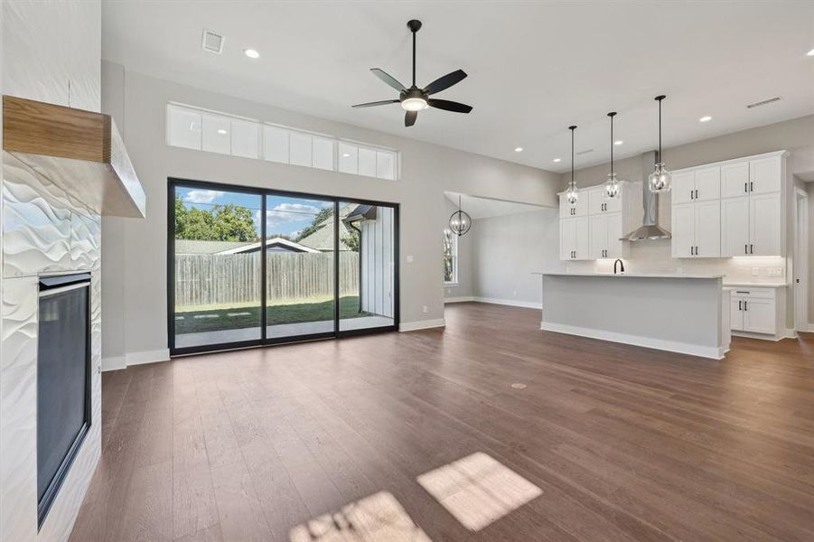 Spacious, unfurnished interior of a new home in , Grapevine (Image 21).