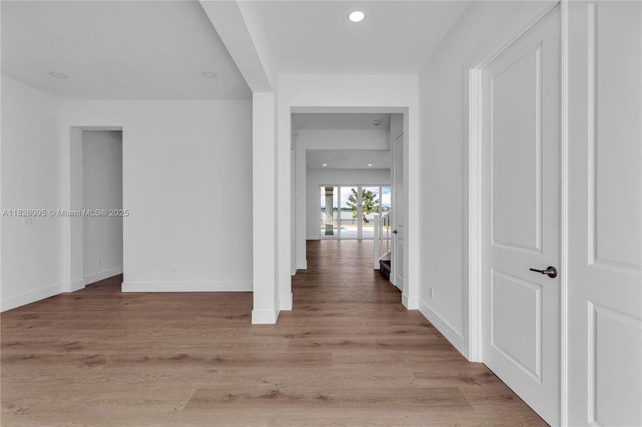 Spacious, unfurnished interior of a new home in Arden: The Waterford Collection, Loxahatchee (Image 53).