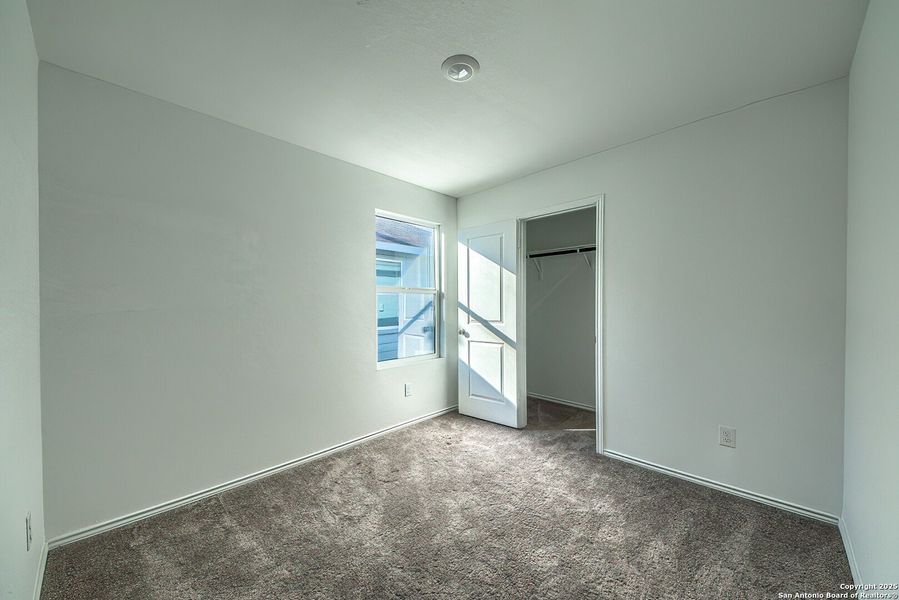 Spacious, unfurnished interior of a new home in Silos: Broadview Collection, San Antonio (Image 13). Spacious, unfurnished interior of a new home in Silos: Broadview Collection, San Antonio (Image 13).