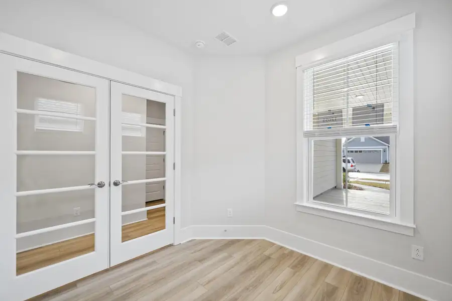 Spacious, unfurnished interior of a new home in Point Hope, Charleston (Image 12). Spacious, unfurnished interior of a new home in Point Hope, Charleston (Image 12).