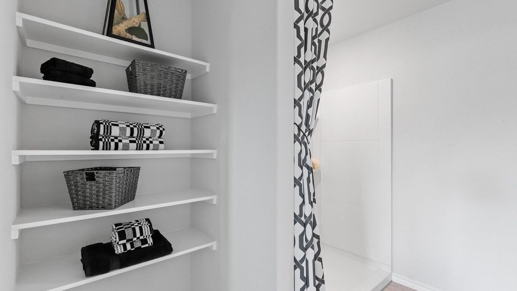 Close-up of interior finishes inside a home in Sunnycreek, Fort Worth (Image 19).