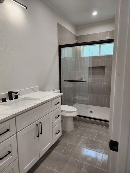 FULL BATHROOM DOWNSTAR