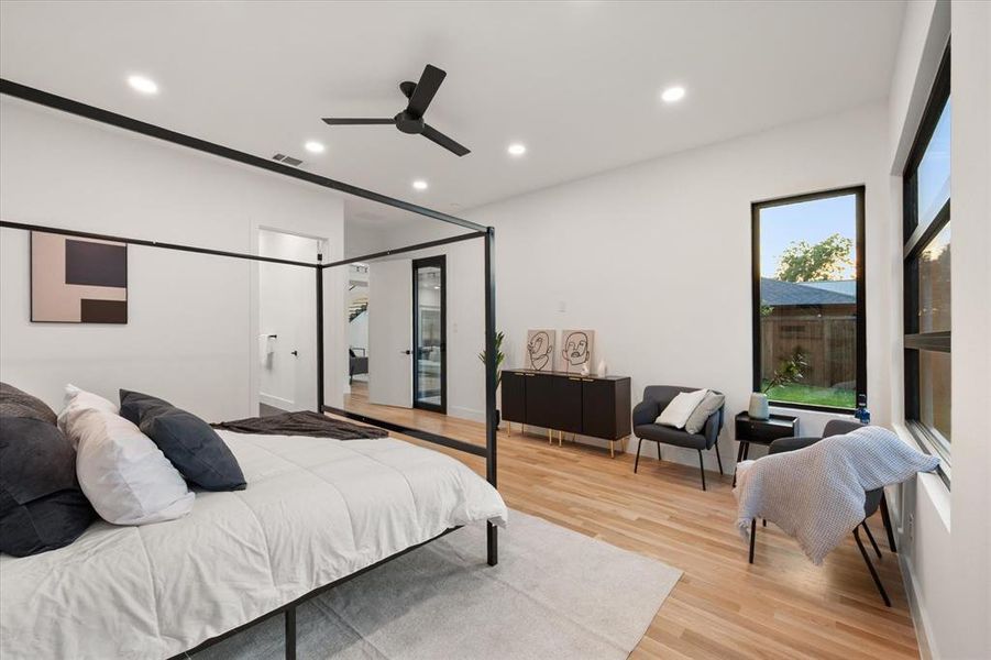 Furnished interior view inside a new home in , Dallas (Image 13). Furnished interior view inside a new home in , Dallas (Image 13).