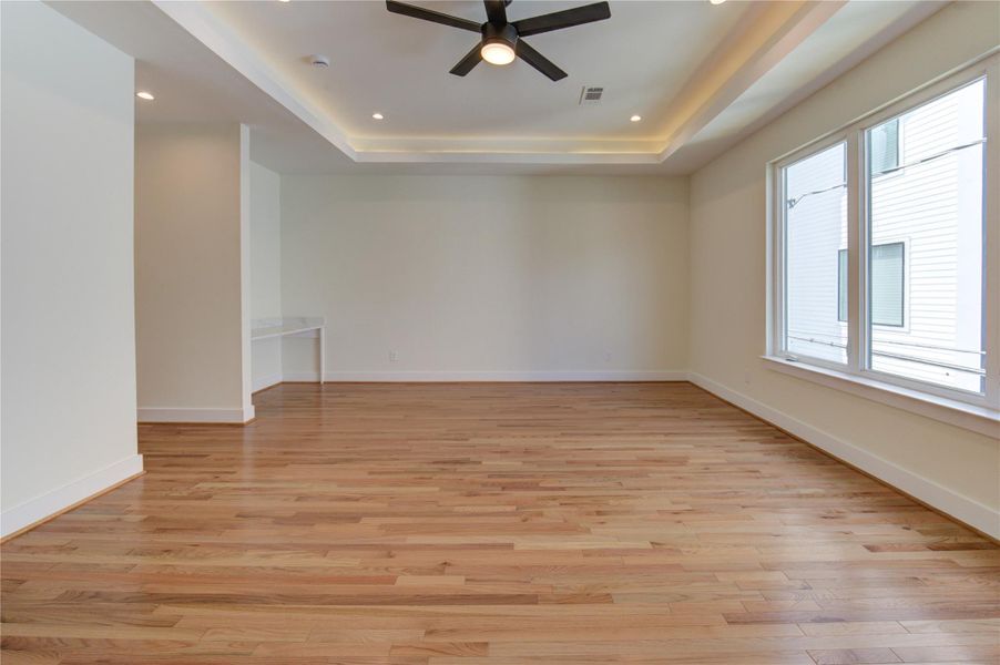 Spacious, unfurnished interior of a new home in , Houston (Image 41).