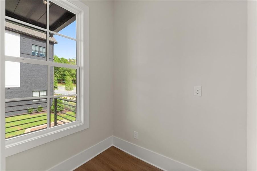 Spacious, unfurnished interior of a new home in , Alpharetta (Image 31).