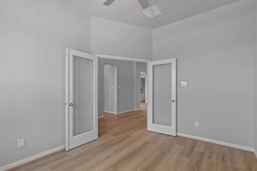 Spacious, unfurnished interior of a new home in Bridgeland 55', Cypress (Image 23).