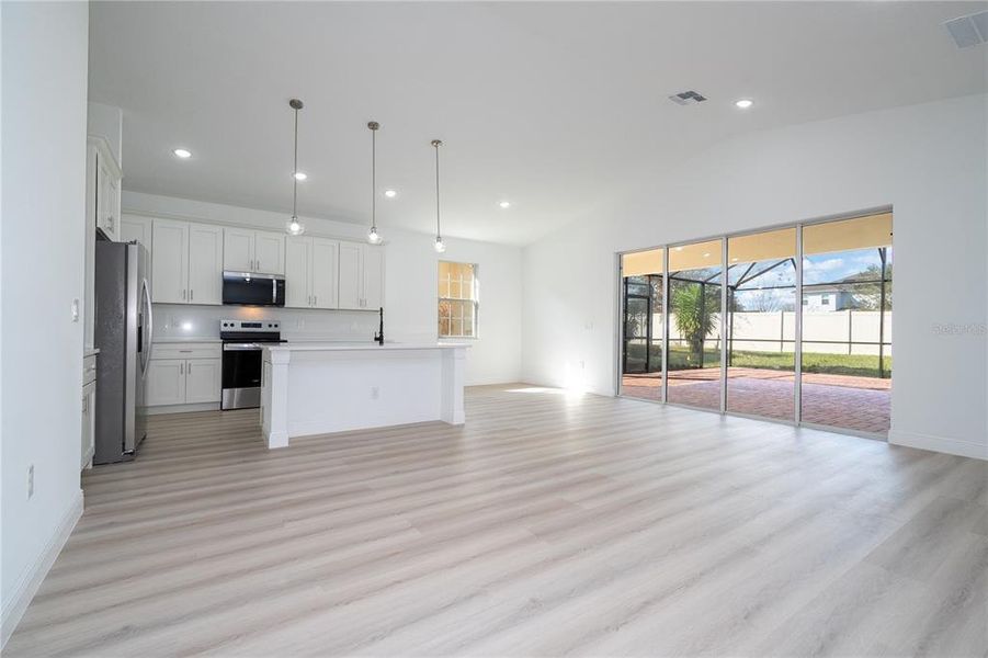 Spacious, unfurnished interior of a new home in , Haines City (Image 50).