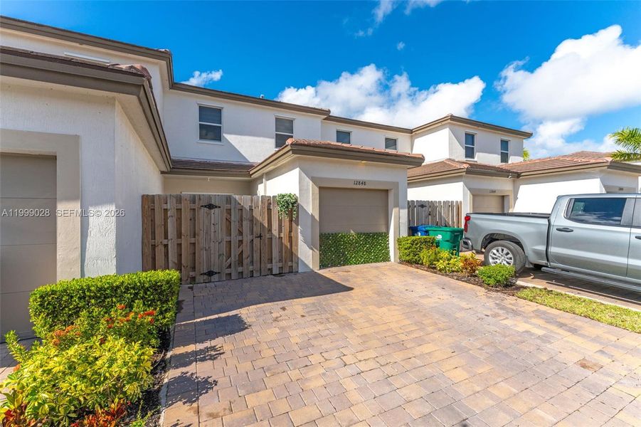 Exterior details and patio area of a home in , Homestead (Image 23).