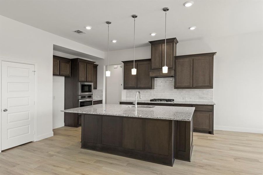 10_11. 506 Fort Davis - Kitchen (2)