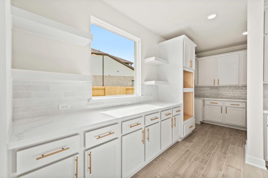 Representative image. Features, specifications, selections and colors may vary.