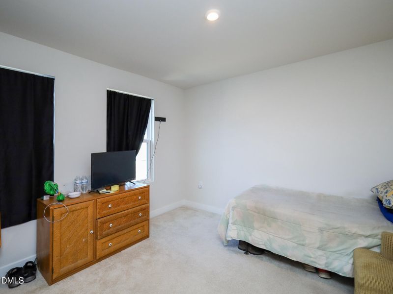 032_601_hollys_bluff_bedroom2