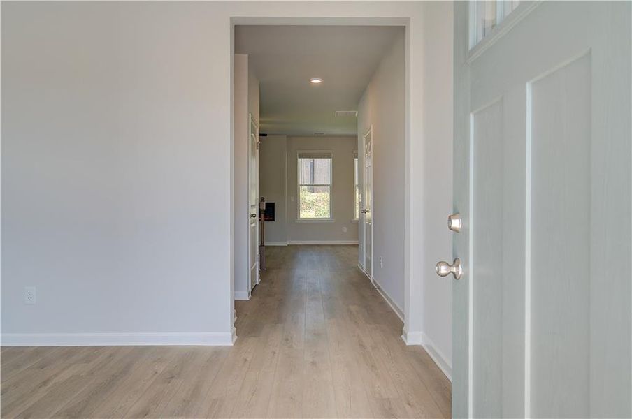 Spacious, unfurnished interior of a new home in Bowers Farm, McDonough (Image 30).