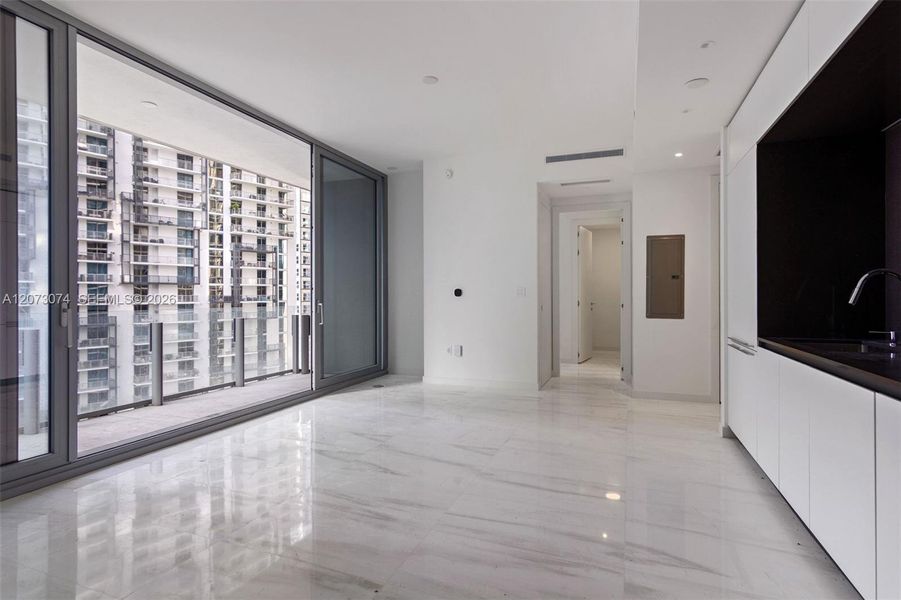 Spacious, unfurnished interior of a new home in , Miami (Image 8).