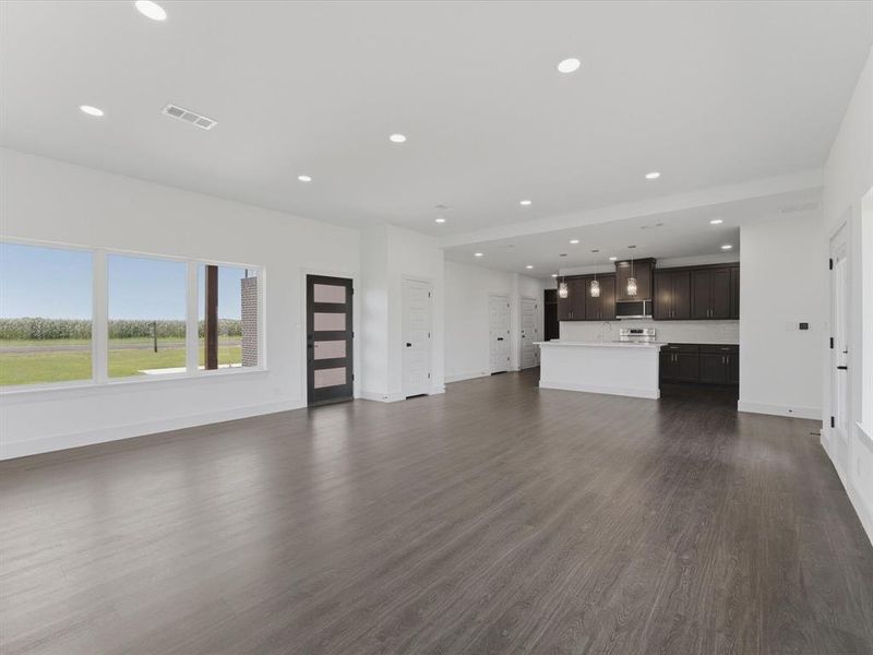 Spacious, unfurnished interior of a new home in , Avalon (Image 20).