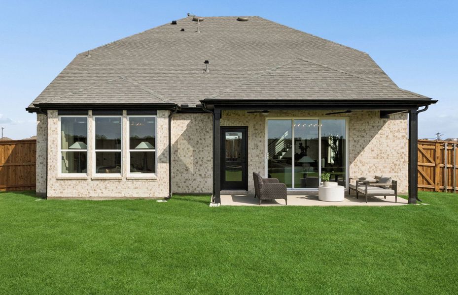 Representative exterior details of a home built from the Rainier by Pulte Homes in Overland Grove, Forney (Image 3).