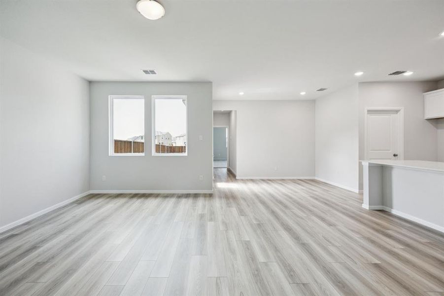 Spacious, unfurnished interior of a new home in Bellagio, Forney (Image 12).