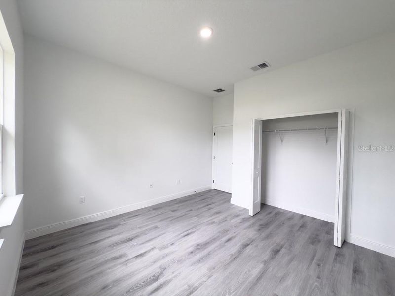 Spacious, unfurnished interior of a new home in , Ocala (Image 17).