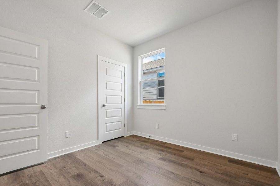 Spacious, unfurnished interior of a new home in Jennings Place, Georgetown (Image 17).