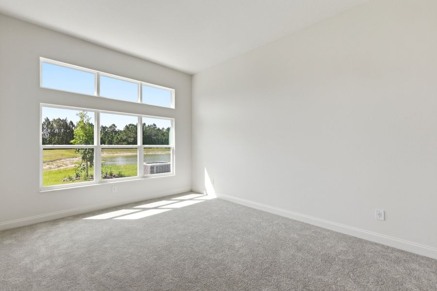 Spacious, unfurnished interior of a new home in Tamarack at Two Rivers, Zephyrhills (Image 11).