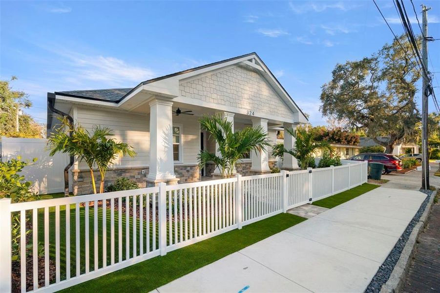 Exterior details and patio area of a home in , Safety Harbor (Image 34).