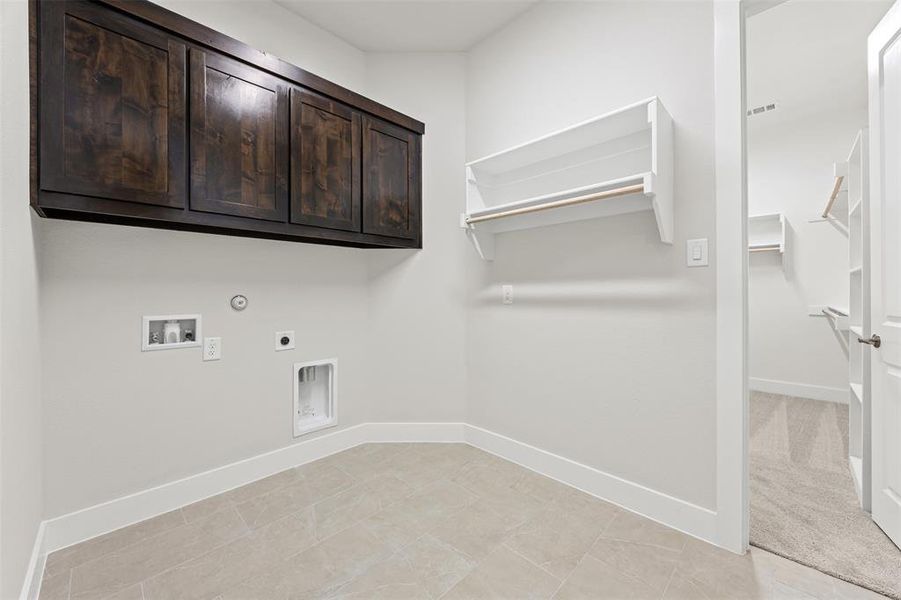 Spacious, unfurnished interior of a new home in Tuscan Estates (1 Acre Lots), Waxahachie (Image 22). Spacious, unfurnished interior of a new home in Tuscan Estates (1 Acre Lots), Waxahachie (Image 22).