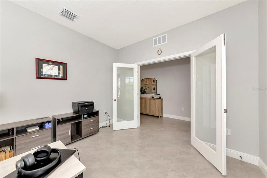 Image 83 of a home in .