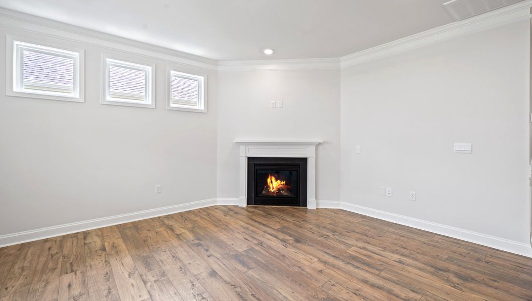 Spacious, unfurnished interior of a new home in Seven Oaks, Greenwood (Image 18).