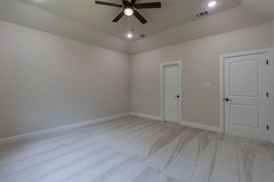 Spacious, unfurnished interior of a new home in , Runaway Bay (Image 9).