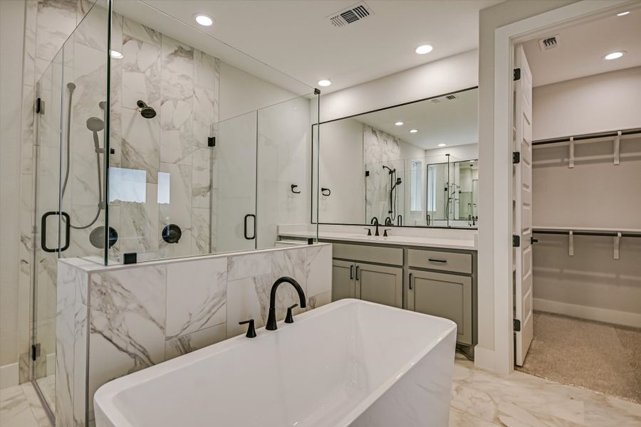 Representative furnished interior of a home built from the Sapphire by Giddens Homes in Riverstone, Georgetown (Image 59).