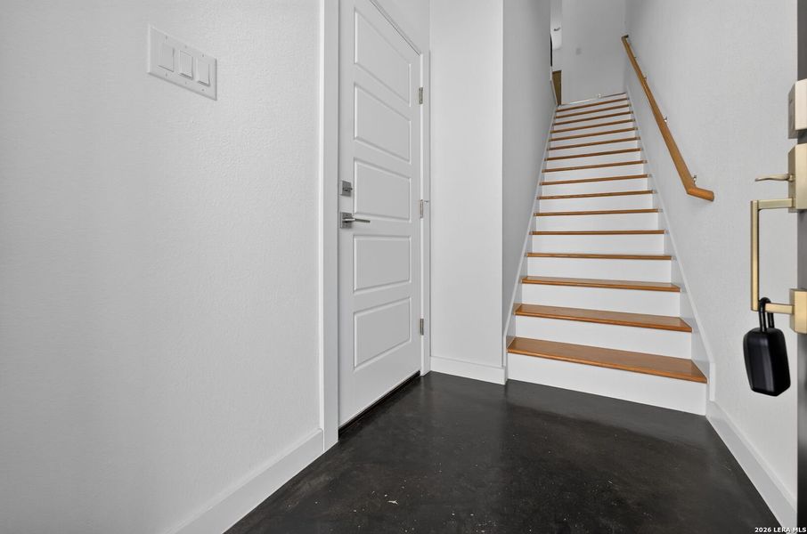Spacious, unfurnished interior of a new home in , San Antonio (Image 18).