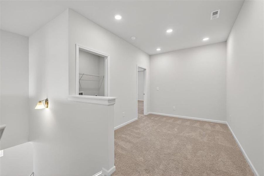 Spacious, unfurnished interior of a new home in Franklin Manor, Lawrenceville (Image 25).