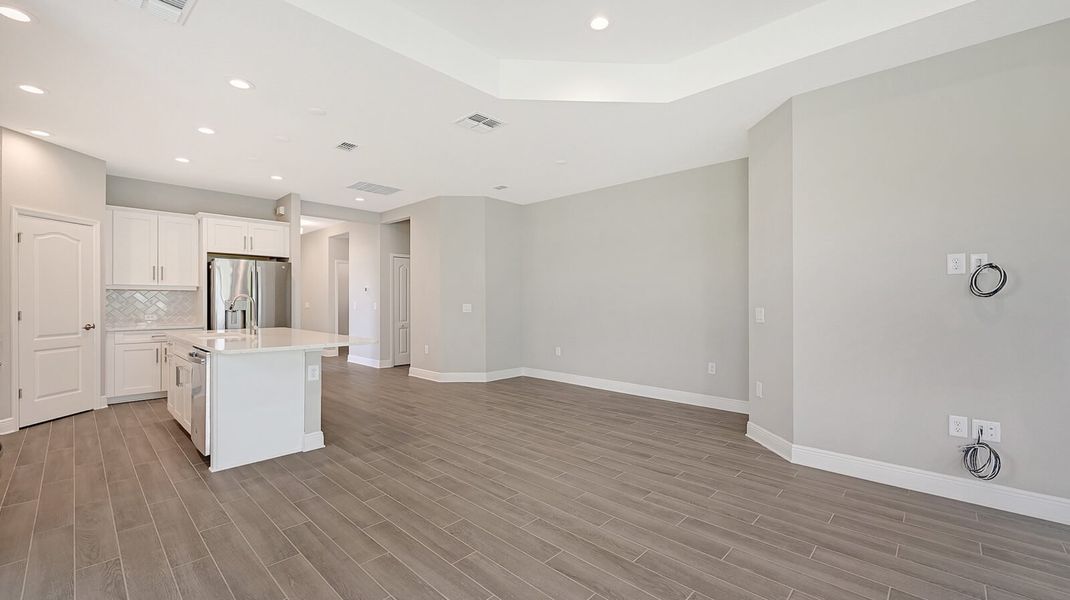 Spacious, unfurnished interior of a new home in Boca Royale Golf and Country Club at Wellen Park, Englewood (Image 21).