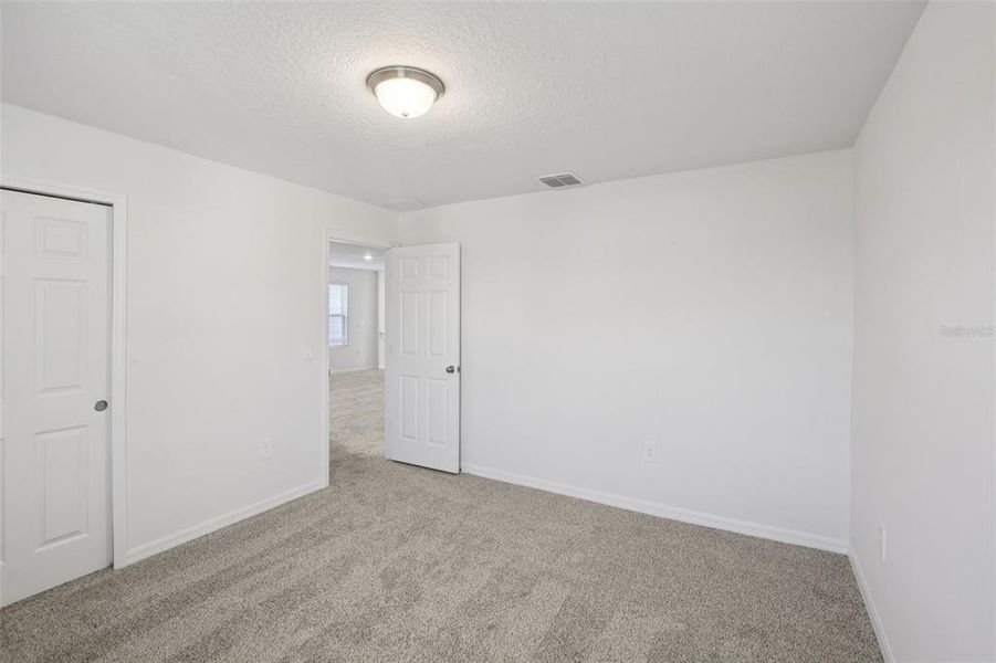 Spacious, unfurnished interior of a new home in , Lake Alfred (Image 15).