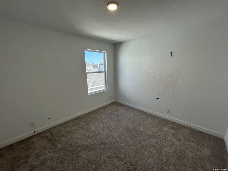 Spacious, unfurnished interior of a new home in Hennersby Hollow, San Antonio (Image 25).