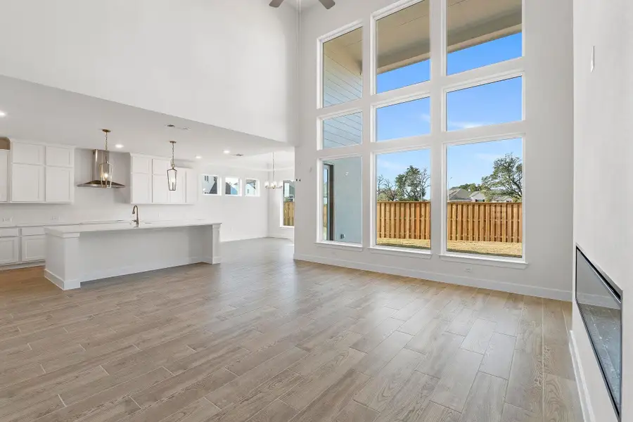 Spacious, unfurnished interior of a new home in Parmer Ranch, Georgetown (Image 17).
