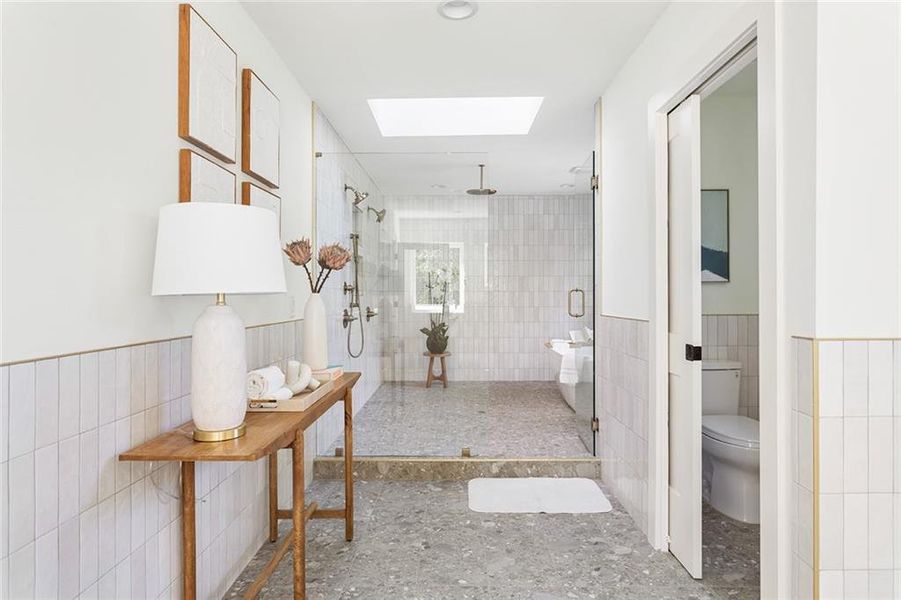 Furnished interior view inside a new home in , Atlanta (Image 61).