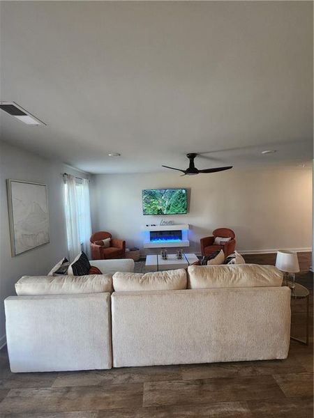 Furnished interior view inside a new home in The Enclave at Stonewall Station, Atlanta (Image 9). Furnished interior view inside a new home in The Enclave at Stonewall Station, Atlanta (Image 9).