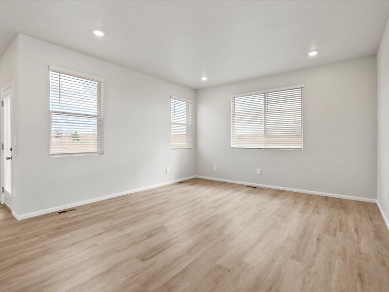 Spacious, unfurnished interior of a new home in Lake Bluff, Greeley (Image 10). Spacious, unfurnished interior of a new home in Lake Bluff, Greeley (Image 10).