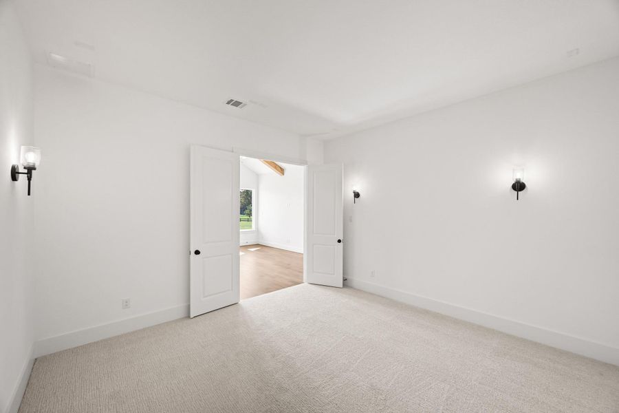 Spacious, unfurnished interior of a new home in Bentwood Farms, Montgomery (Image 24).