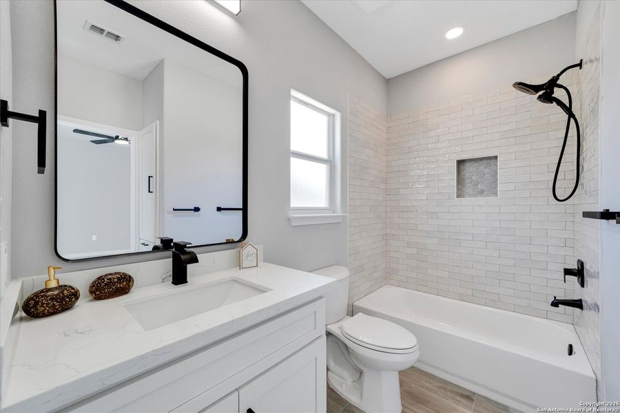 Furnished interior view inside a new home in , Natalia (Image 9).