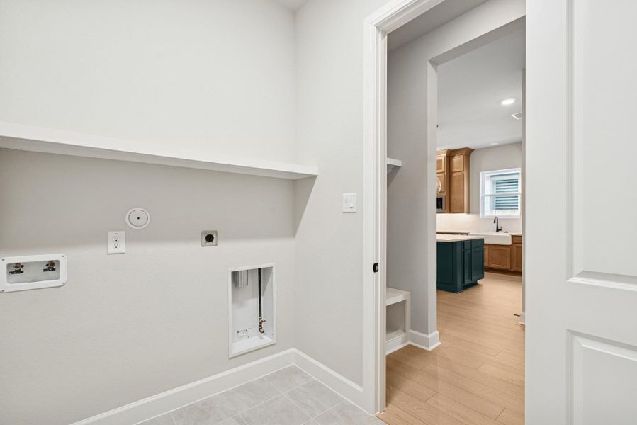 Spacious, unfurnished interior of a new home in Riceland 50’ Front Load Homesites, Mont Belvieu (Image 24). Spacious, unfurnished interior of a new home in Riceland 50’ Front Load Homesites, Mont Belvieu (Image 24).