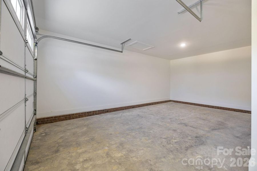 Spacious, unfurnished interior of a new home in , Monroe (Image 42).